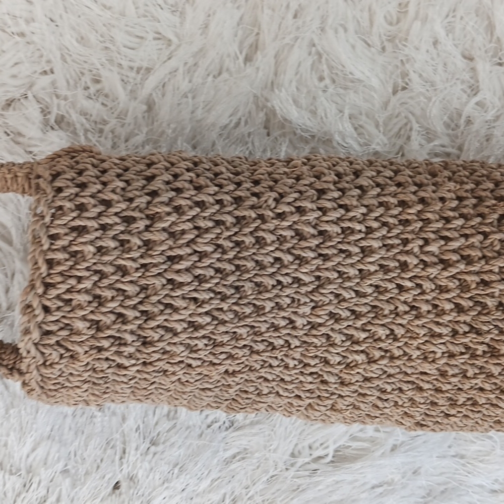 Wine Bottle Macrame Holder. - Picture 2 of 3